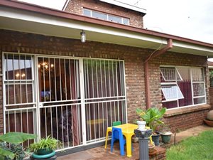 2 Bed Townhouse in Potchefstroom Central