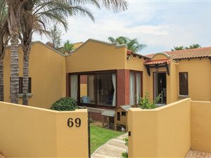4 Bed Townhouse in Boardwalk Meander