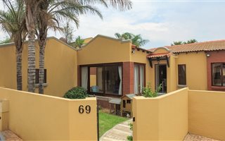 4 Bedroom Townhouse in Boardwalk Meander
