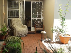 3 Bedroom Simplex in Die Hoewes