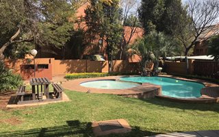 1 Bedroom Apartment in Douglasdale