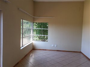 2 Bed Townhouse in Ruimsig