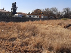 1000 m² Land available in Kookrus