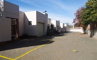 2 Bedroom Townhouse in Universitas