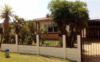 3 Bedroom House in Quellerie Park