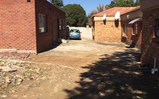 4 Bedroom House in Lombardy East