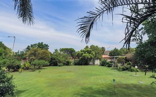 940 m² Land available in Theresa Park