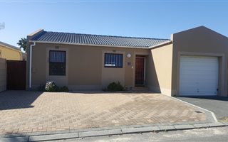 3 Bedroom House in Sunningdale