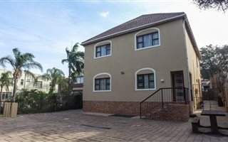 6 Bedroom Apartment in Bulwer