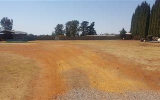 8862 m² Land available in Bredell AH
