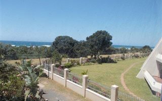 1 Bedroom Apartment in Amanzimtoti