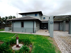 3 Bed Duet in Hartenbos Landgoed