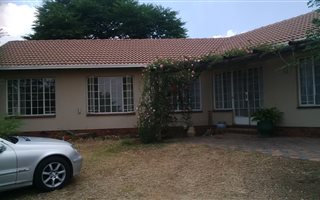 1 Bedroom Garden Cottage in President Park