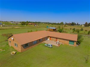 2 ha Farm in Bredell AH