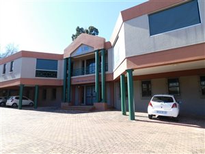 1100 m² Office Space in Ferndale
