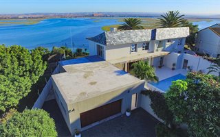 4 Bedroom House in Bluewater Bay