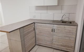 1 Bedroom Garden Cottage in Collondale