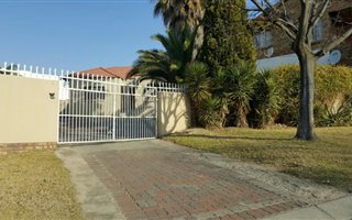 3 Bedroom House in Country View