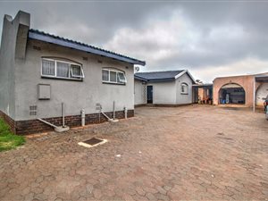 4 Bed House in Witfield