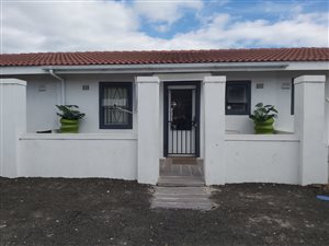 2 Bed House in Pelikan Park