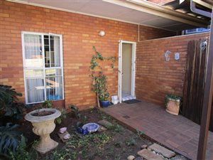 2 Bed Townhouse in Bronberrick