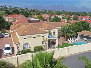 6 Bed House in Somerset Ridge
