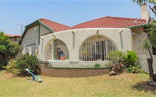 6 Bedroom House in Fishers Hill