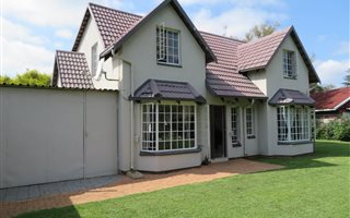 3 Bedroom House in Country View
