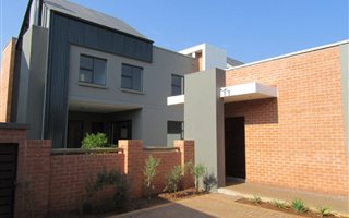 3 Bedroom Duplex in Southdowns Estate