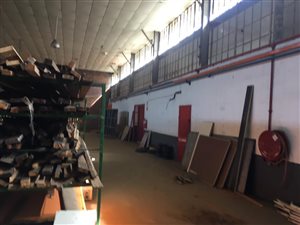 1800 m² Industrial space in Springs Central