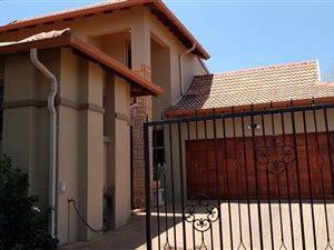 3 Bedroom House in Strubens Valley