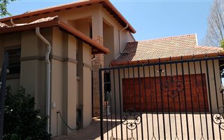 3 Bedroom House in Strubens Valley