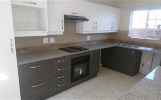 3 Bedroom Duplex in Raslouw