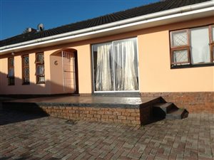 3 Bed House in Amalinda