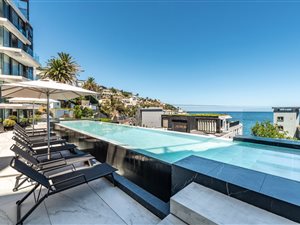 2 Bed Apartment in Bantry Bay