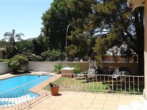 1 Bedroom Garden Cottage in Bezuidenhout Valley