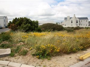 605 m² Land available in Laguna Sands