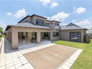 5 Bedroom House in Waterfall Country Estate