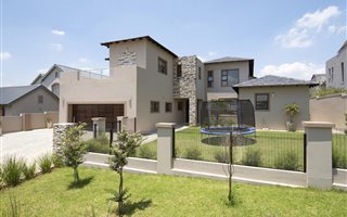 5 Bedroom House in Waterfall Country Estate