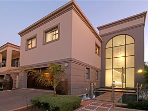 4 Bed Cluster in Bedfordview