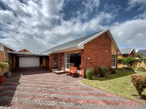 3 Bed House in Retreat
