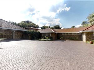 5 Bedroom House in Klippoortje