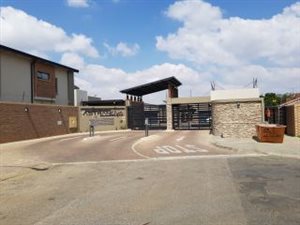 2 Bed Simplex in Farrarmere