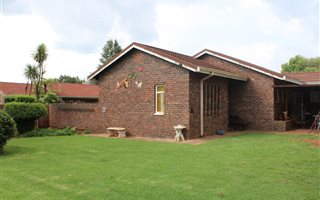 4 Bedroom House in Dennesig