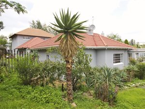 4 Bed House in Thornhill Estate