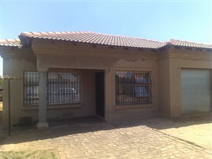 3 Bed House in Etwatwa