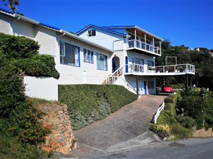 5 Bed House in The Heads