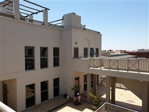 115 m² Commercial space in Hatfield
