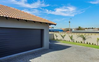 3 Bedroom House in Edenvale