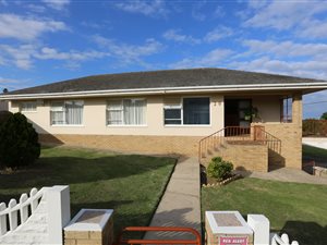 4 Bed House in Sunny Ridge